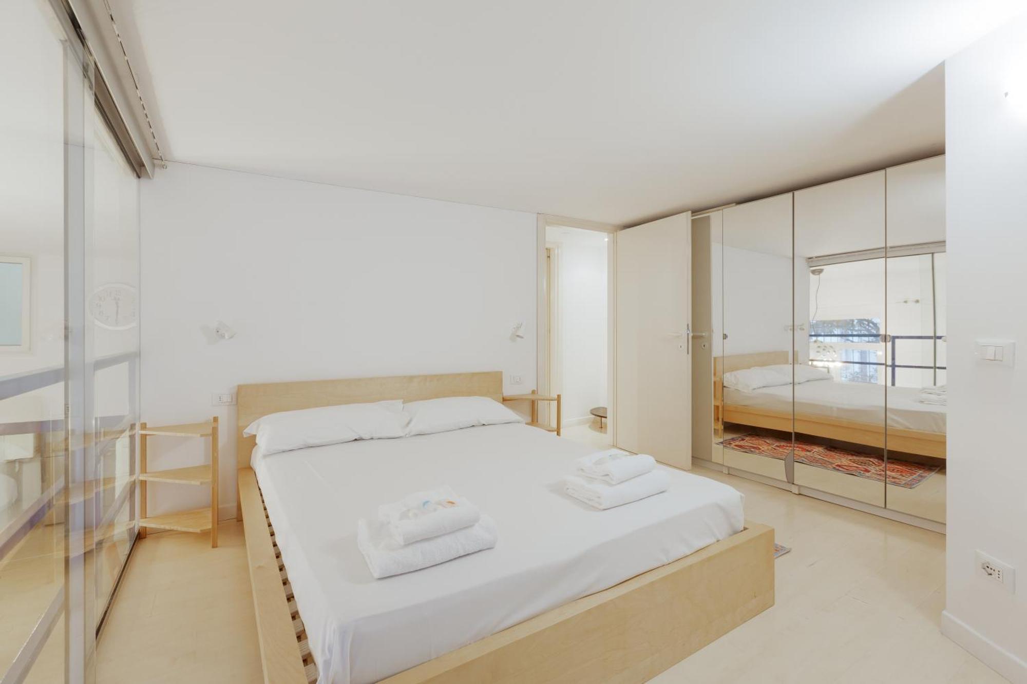 Sant'Agostino - Charming Retreat 210M From M2 Lejlighed Milano Eksteriør billede