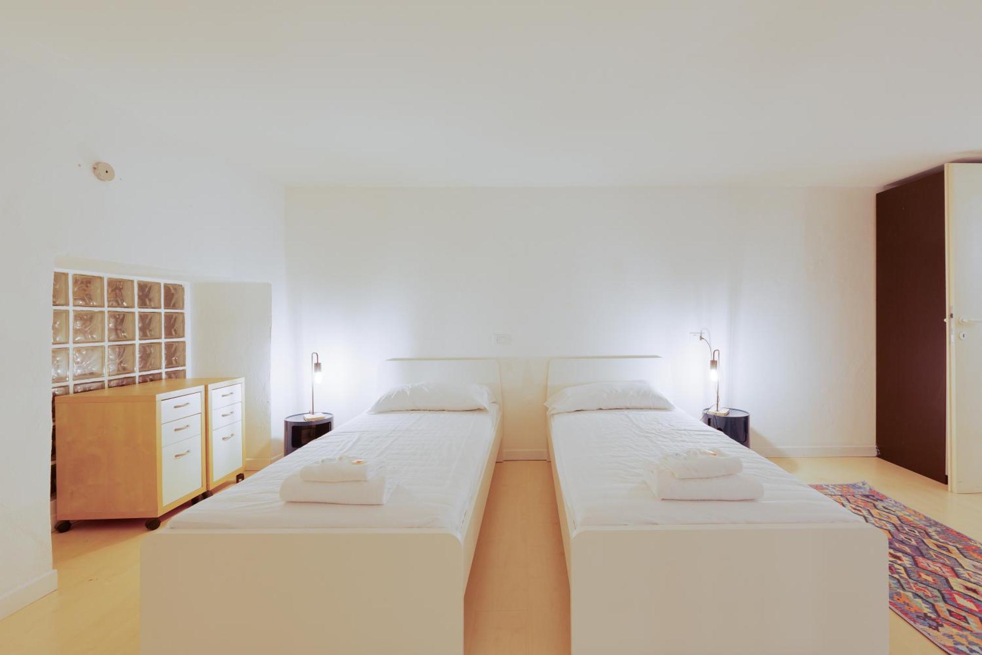 Sant'Agostino - Charming Retreat 210M From M2 Lejlighed Milano Eksteriør billede